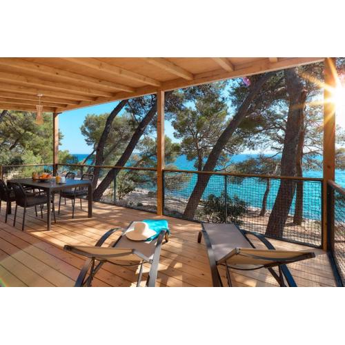 Pine Beach Pakostane Glamping Homes - All Inclusive light
