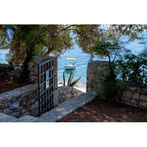 Pine Beach Villa