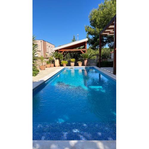 Pine Tree Villa