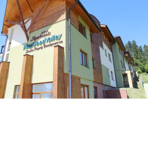Pine Wood Apartment
