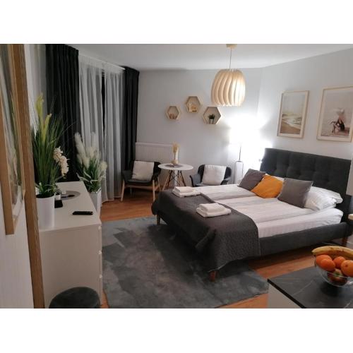 PINEA Apartament z widokiem na morze z basenem i SPA przy plaży