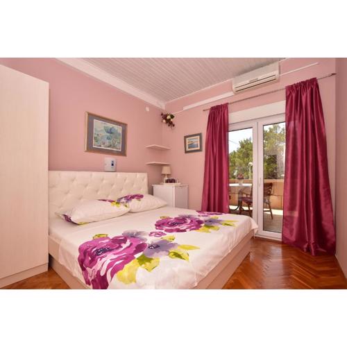 PINK 4