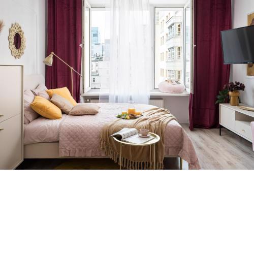 Pink Elephant 2x1BR Studio in historic Tenement House 1 km from Warsaw Central