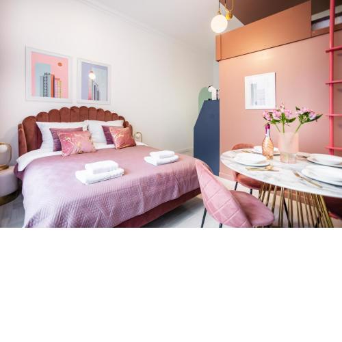 Pink Studio Old Town by #Hoomvi