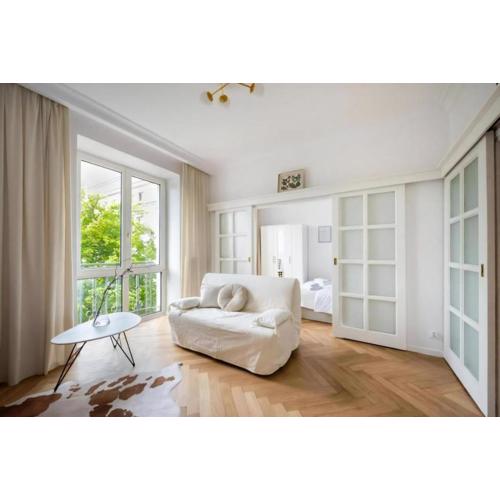 Plac Konstytucji 2 by NYX Apart