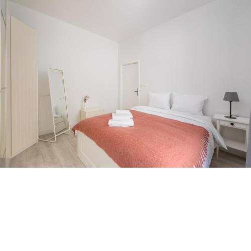 Plac Zbawiciela Deluxe Apartment