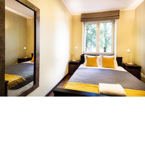 Plac Zbawiciela Elegant Apartment