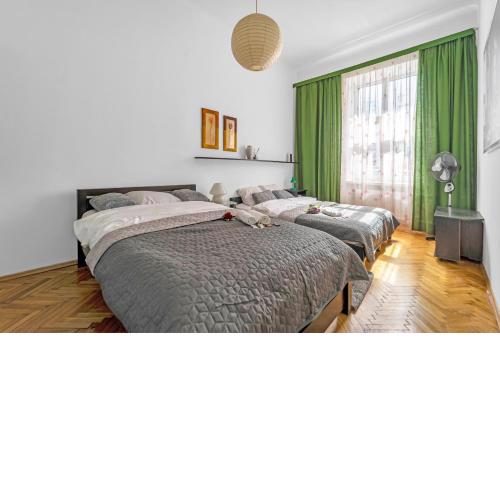 Plac Zbawiciela Spacious Apartments - Top Location, Metro 200m, 53m2 - by Rentujemy