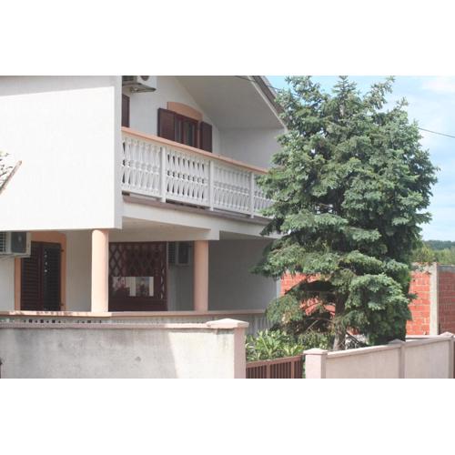 Plahuter Apartments 1