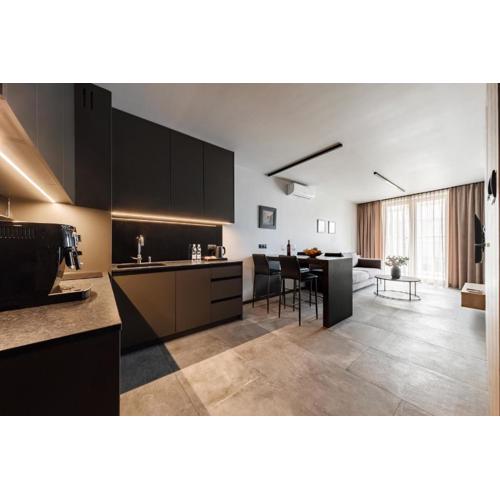 PLATINIUM GARDEN SASKI - \