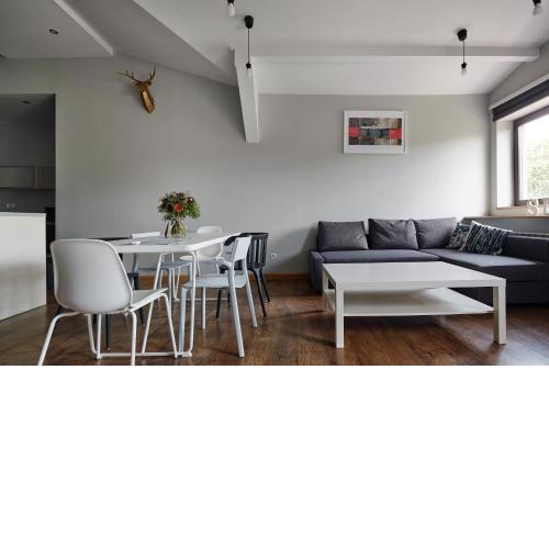 PlayHouse Apartments