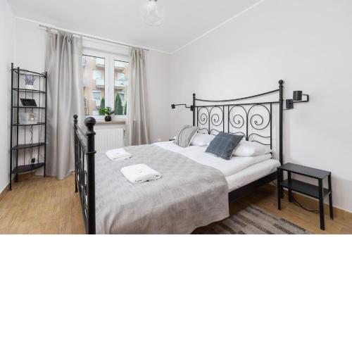 Pleasant Apartment with Terrace Cracow by Noclegi Renters
