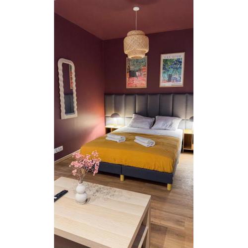Plum Apartment with terrace #self check-in