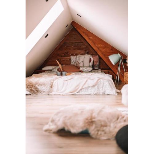 Poddasze dla Znajomych - apartament z gorącą balią nad Jeziorem Czorsztyńskim - okolica Czorsztyn, Szczawnica, Velo Czorsztyn, Krościenko, Zakopane, Gorce, Pieniny, Tatry