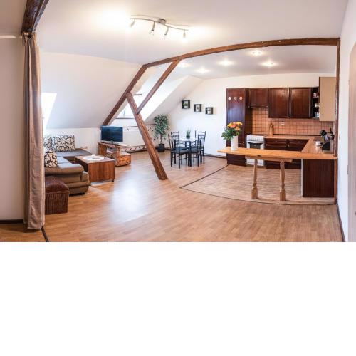 Podkrovní apartmán s výhledem na náměstí