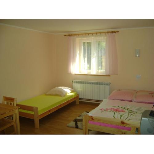 Pokoje nad strumykiem w Polanczyku tel 13- 469 -2257