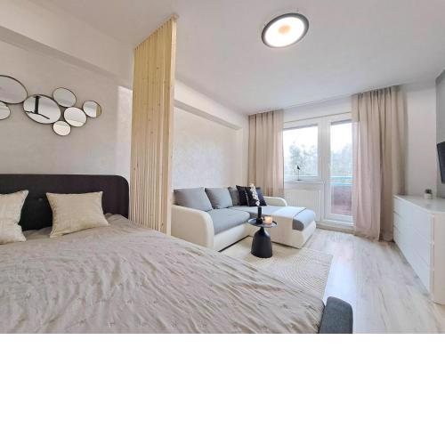 Pokojný a slnečný apartmán blízko centra 24h self check-in