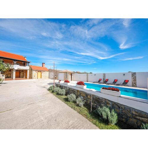Policnik Villa- Serenity & Comfort