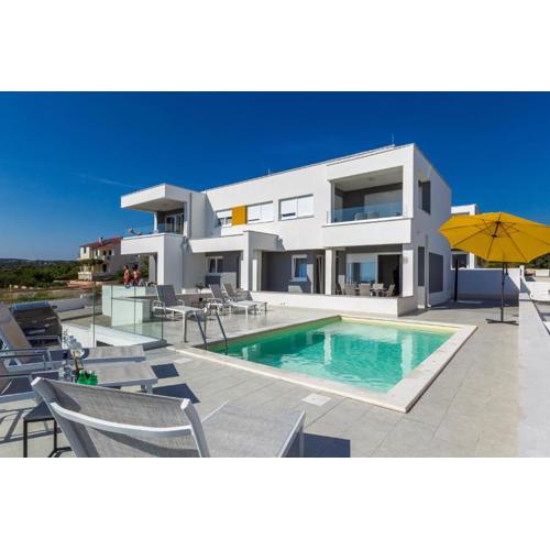 Pool Apartments Villa Dalia