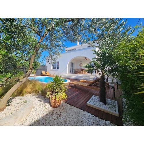 Pool House Arbanija