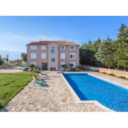 Pool Medulin House
