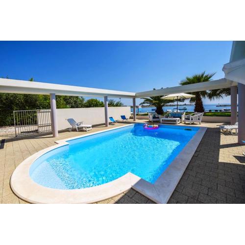 Pool Studio near Sea