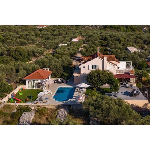 Pool Villa Maja - Happy Rentals