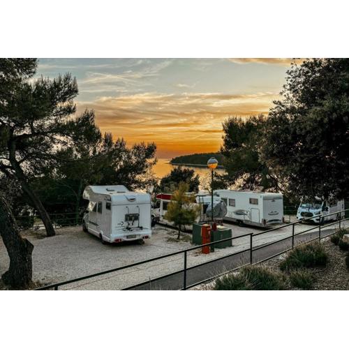 Porton Nature Hideouts Pitches