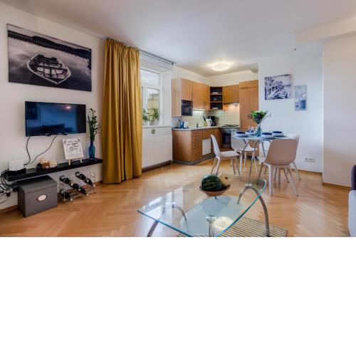 Prague 1 SUNNY APT with terrace by Michal&Friends
