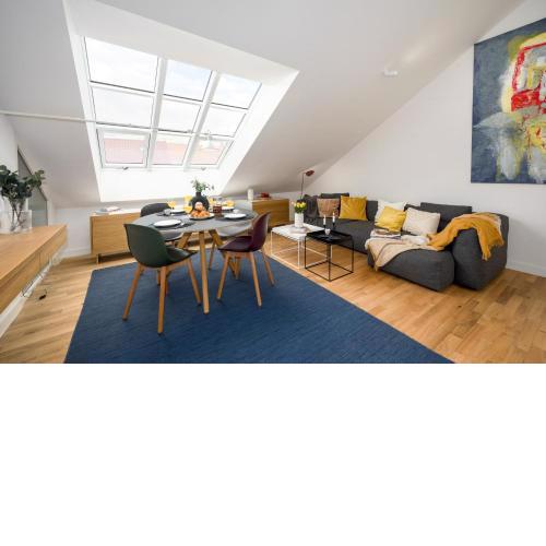 Prague Days - Attic Apt - Workspace - 100 Mbps Wi-Fi - Park Nearby