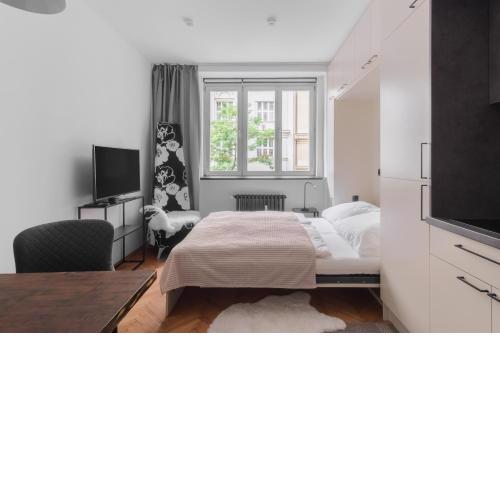 Prague Days - Designer Studio w Fold-up Bed - Trendy Neighborhood