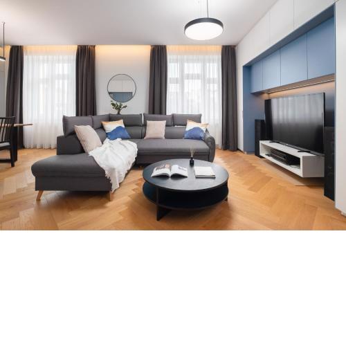Prague Days - Modern Apartment with Workspace - Quiet Area
