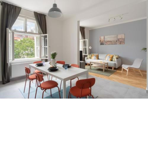 Prague Days - Modern Apts - Fast WiFi - Netflix - 7 min Wenceslas Sq