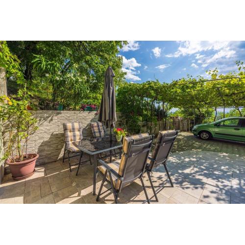 Preiswertes Studio-Apartment mit privatem Grill, Privatparkplatz unweit vom Meer