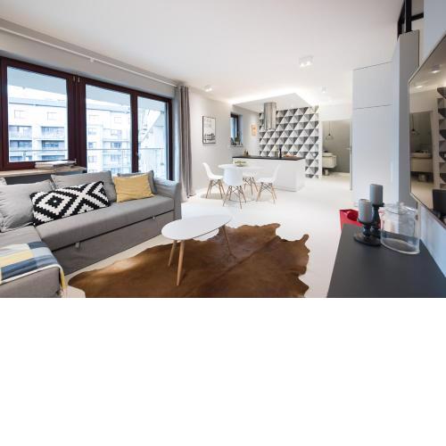 Premium Apartment for Old Town & Jewish Quarter - Balcony plus Pool onsite