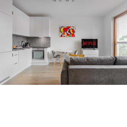 Premium Apartments with FREE Parking Near Muzeum Powstania