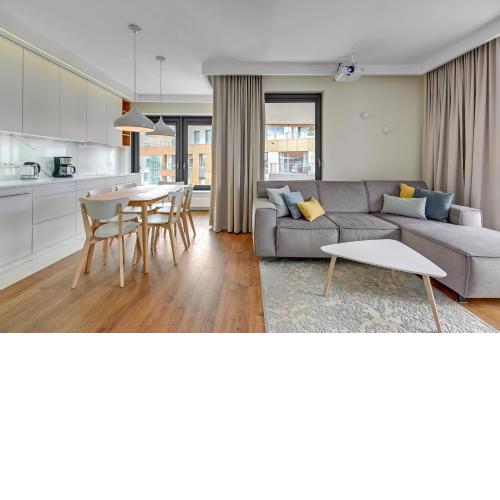 Premium Family & Business Old Town Riverside Apartment with parking