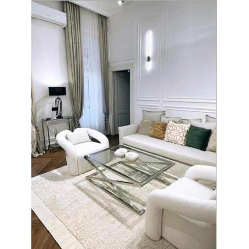 Premium Luxury Suite Near Basilica
