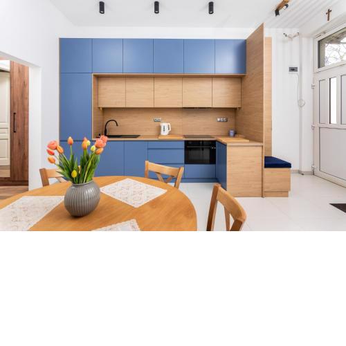 Premium Splendid Old Town Suites - by Upstairs