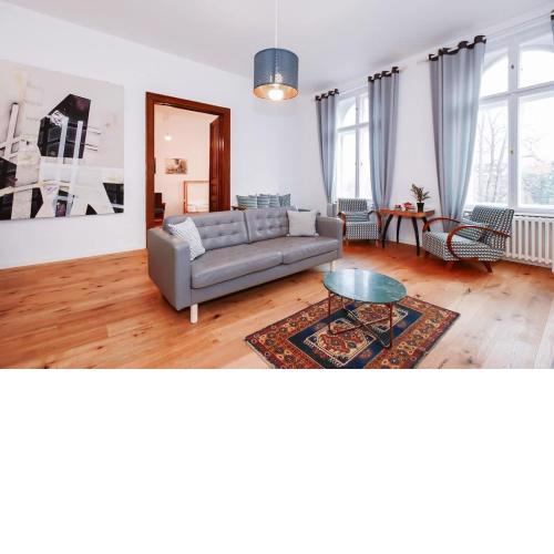 Presidential Palace Suite - Historic & Old Town