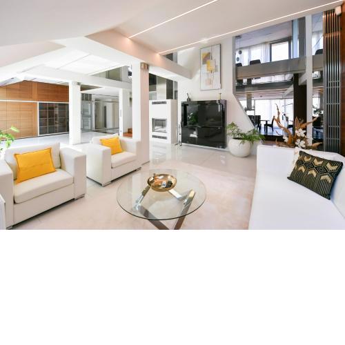 PRESIDENTIAL PENTHOUSE, 303m2, JACUZZI on TERRACE, SAUNA, 6BDRM, 4BTHRM, AC, LIFT