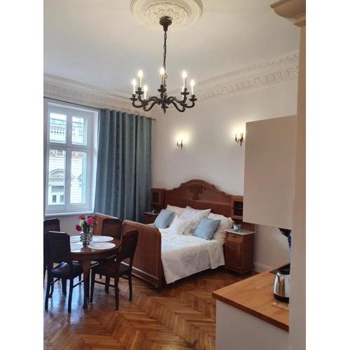 Prestige Aparthotel Piotrkowska 82 - wyjątkowy widok na deptak