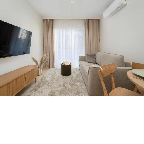 Prestiżowy Apartament w Sercu Wrocławia z Parkingiem i Klimatyzacją by Renters Prestige