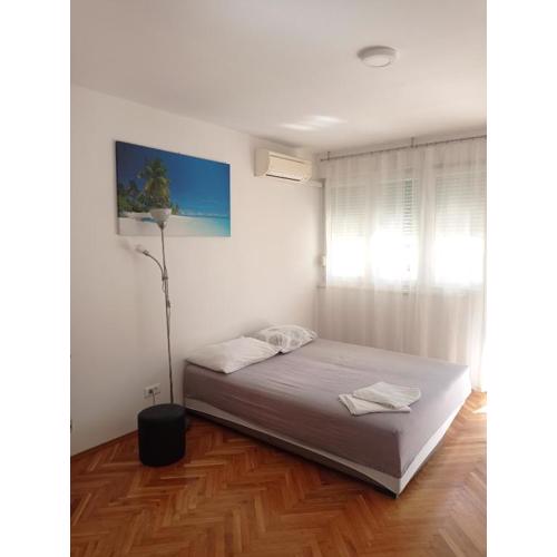 Pretty big double bed room with balcony