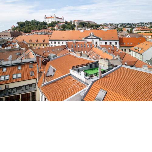PrimaXArya - maisonette right on the main square with breath taking 360 views of Bratislava