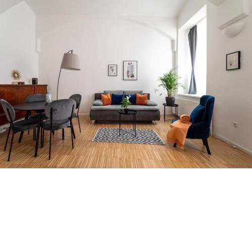 Pristine 1BR Steps from City by HM
