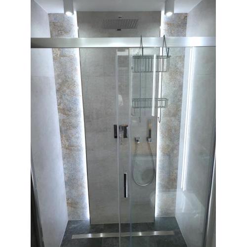 ,Private Apartment, Aircondition, Garage, HD TV pl & de, WiFi, fully equipped, near beach