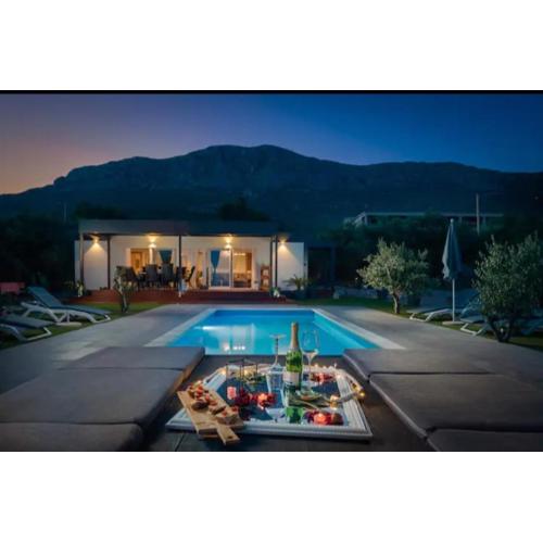 Private Resort Lumianni- 2 Houses