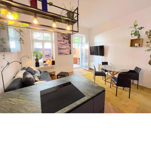 Private terrace, 8 min to center