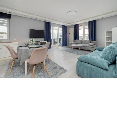 Przestronny & Elegancki Apartament w Gdyni z Parkingiem i Wanną by Noclegi Renters
